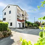Helles Apartment Nur 800 Meter Zum Strand Mit Meerblick, 2 Balkonen, Privatparkplatz